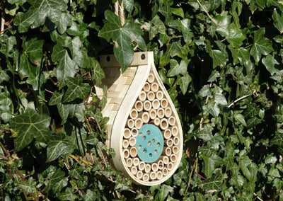 Dugdråbe' bi- og insekthotel - 'Dewdrop Bee & Bug Hotel' - Blomsterverden